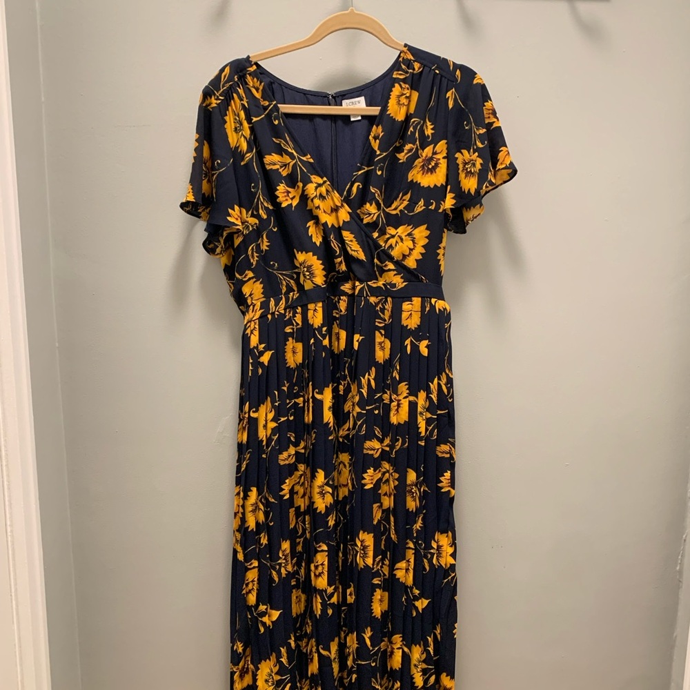Really striking Fall dress. Get lots of compliments every time I wear it.